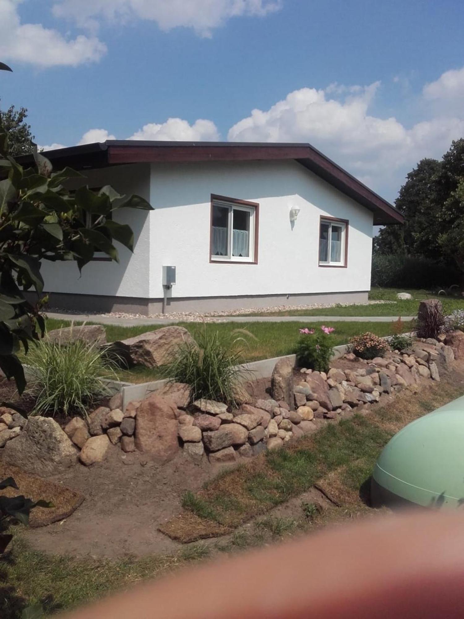 Behaglicher Bungalow Fuer Mensch Und Hund Barkhagen Exterior photo